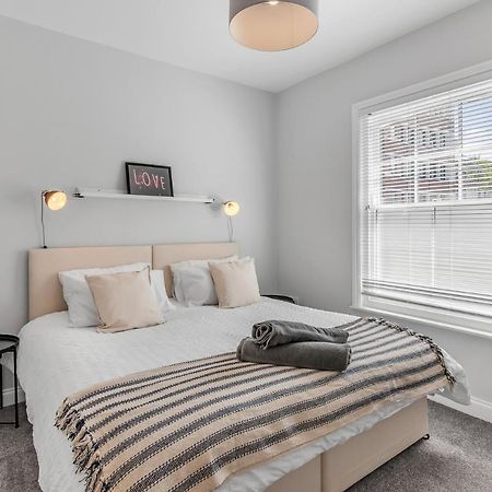 Apartamento Surrey Street Duplex NWI Exterior foto